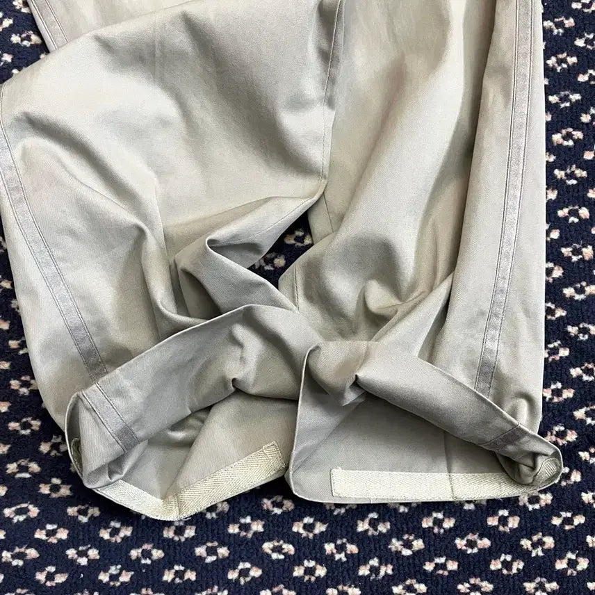[BUNJANG] Doublet Side Line Trousers / 더블탭스 사이드라인 트라우저