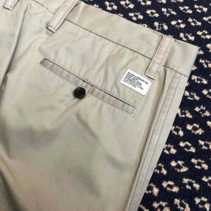 [BUNJANG] Doublet Side Line Trousers / 더블탭스 사이드라인 트라우저