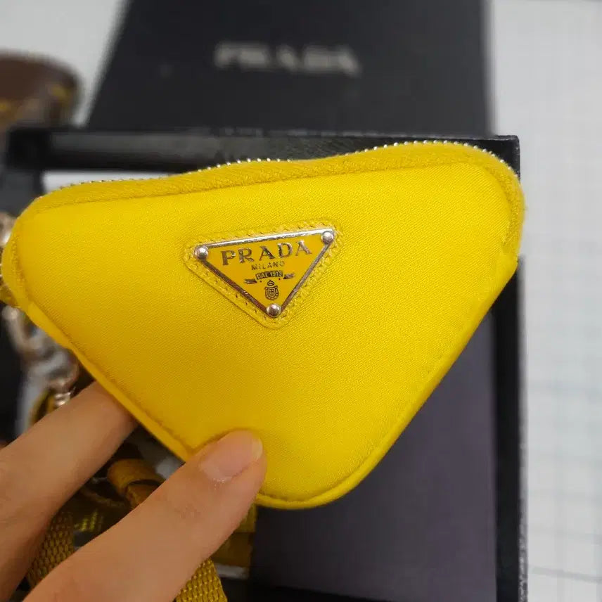 [BUNJANG] Prada Key Case Neck Strap Yellow Full Package / 정품>>프라다 차키 케이스 넥 스트랩 옐로우 풀박스