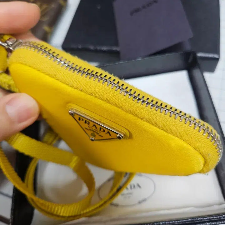 [BUNJANG] Prada Key Case Neck Strap Yellow Full Package / 정품>>프라다 차키 케이스 넥 스트랩 옐로우 풀박스