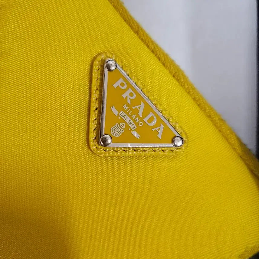 [BUNJANG] Prada Key Case Neck Strap Yellow Full Package / 정품>>프라다 차키 케이스 넥 스트랩 옐로우 풀박스
