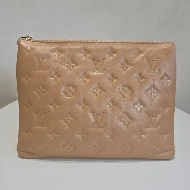 [BUNJANG] Louis Vuitton Coussin PM Camel Shoulder Bag / [럭스올] 루이비통 쿠상 PM 카멜 숄더백 크로스백 내장칩 M21261