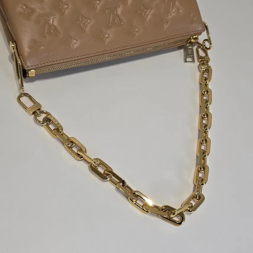 [BUNJANG] Louis Vuitton Coussin PM Camel Shoulder Bag / [럭스올] 루이비통 쿠상 PM 카멜 숄더백 크로스백 내장칩 M21261