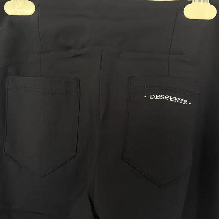[BUNJANG] Descente Black Bootcut Leggings / 데상트 블랙 부츠컷 레깅스
