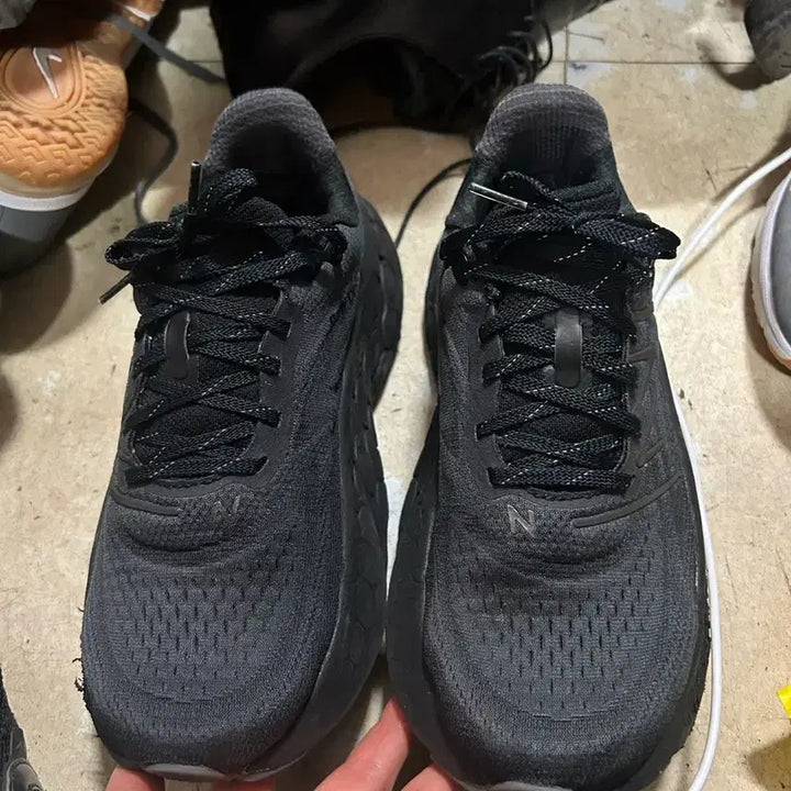 [BUNJANG] New Balance Fresh Foam X More v4 Triple Black Wide Running Shoes 260cm / 뉴발란스 프레쉬 폼 X 모어 v4 트리플 블랙D 와이드 런닝화 260cm