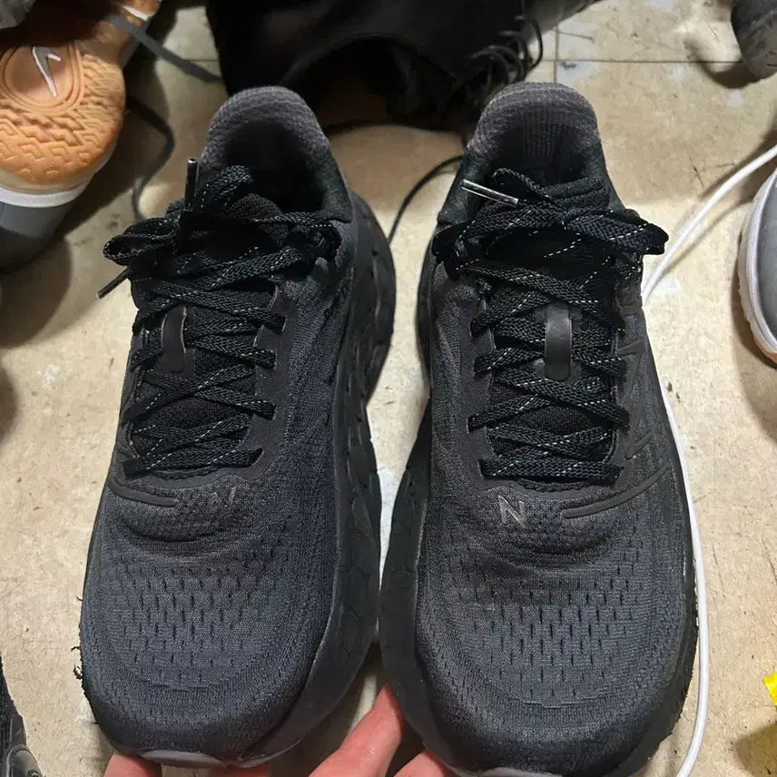 [BUNJANG] New Balance Fresh Foam X More v4 Triple Black Wide Running Shoes 260cm / 뉴발란스 프레쉬 폼 X 모어 v4 트리플 블랙D 와이드 런닝화 260cm