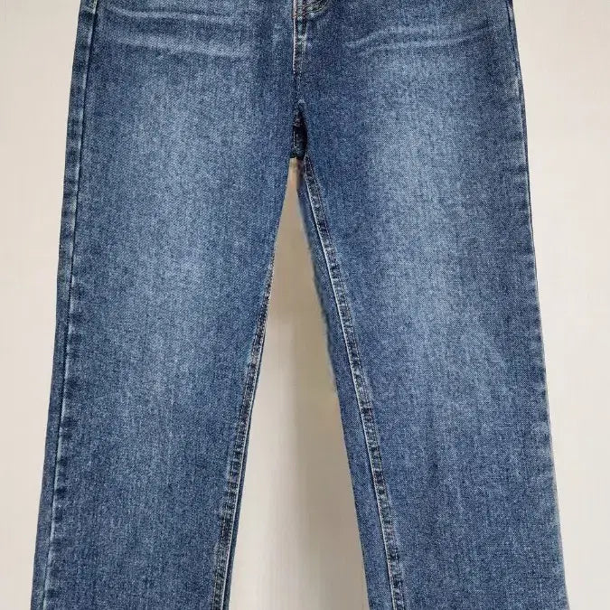 [BUNJANG] Moco Bling Straight Fit Jeans (Size S) / 모코블링 일자핏 청바지 S사이즈