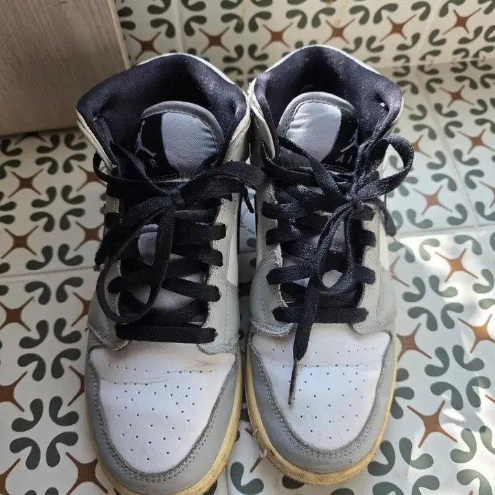 [BUNJANG] Jordan Smoke Grey 235 / 조던 스모크그레이 235