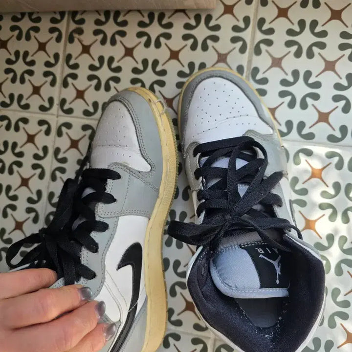 [BUNJANG] Jordan Smoke Grey 235 / 조던 스모크그레이 235