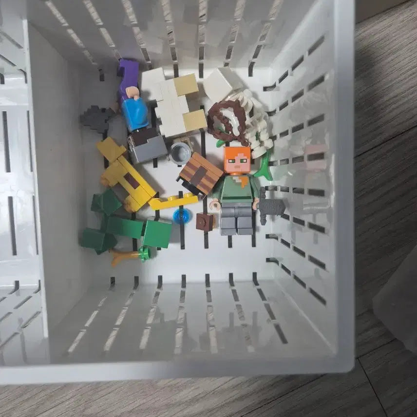 [BUNJANG] NCT Mark Jungle House / 마크 정글나무집 팝니다