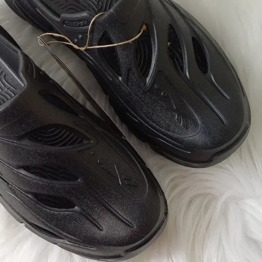 [BUNJANG] Reebok Summer Water Play Men's Clog Black / 리복 여름 물놀이 남성 슬리퍼 직 클로그 블랙
