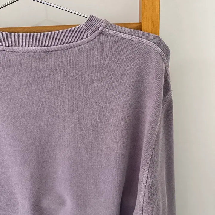 [BUNJANG] COS Round Neck Sweatshirt (Purple, Size M) / COS 코스 라운드넥 피그먼트 맨투맨 퍼플(사이즈M)