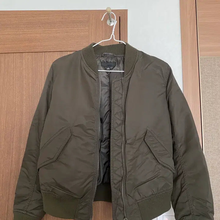 [BUNJANG] Uniqlo M Bomber Jacket / 유니클로 항공점퍼 m