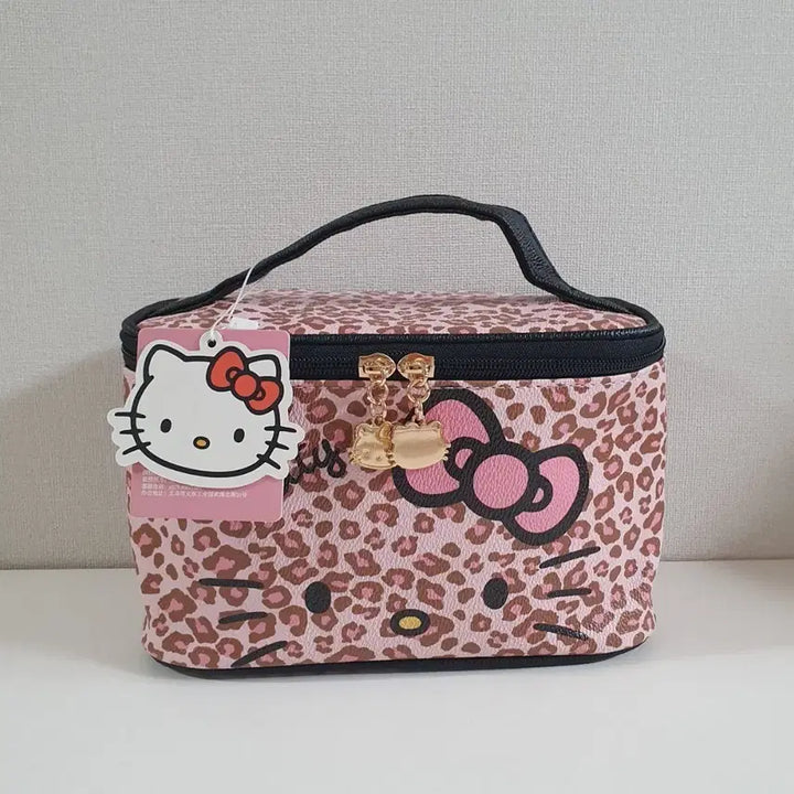 [BUNJANG] Hello Kitty Leopard Pattern Cosmetic Pouch / 헬로키티 호피 패턴 화장품 파우치