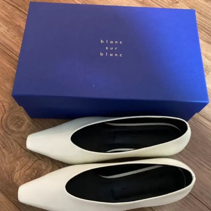 [SOLD OUT] 블랑수블랑 레아 펌프스 레더 아이보리 245