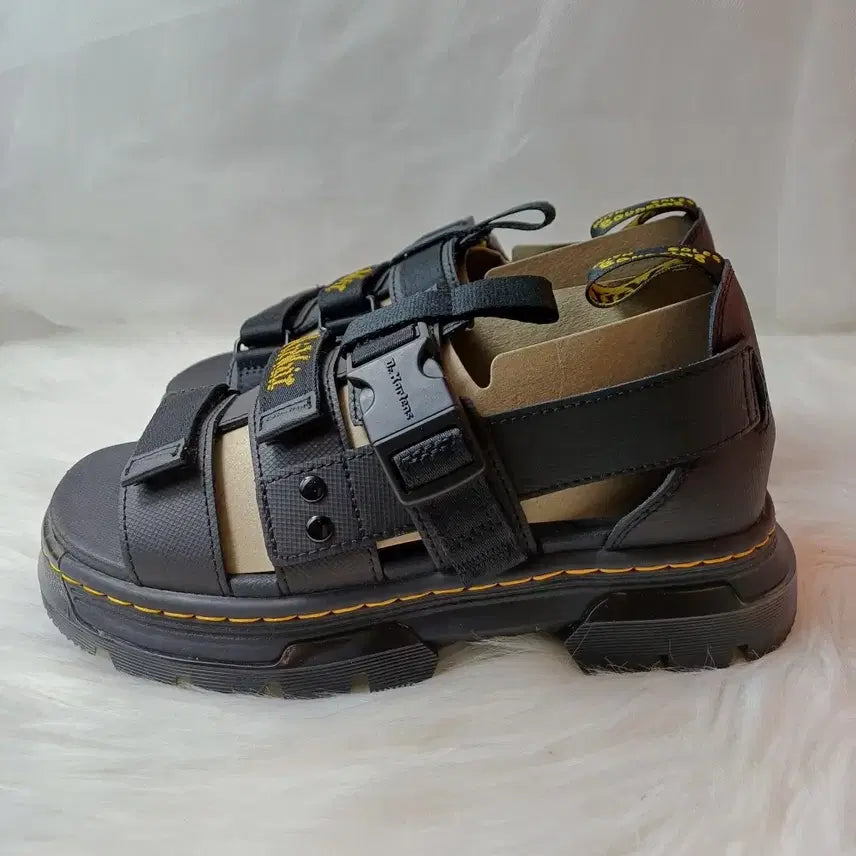 [BUNJANG] Dr. Martens Pearson Sandals / 닥터마틴 여성 여름 샌들 피어슨 블랙