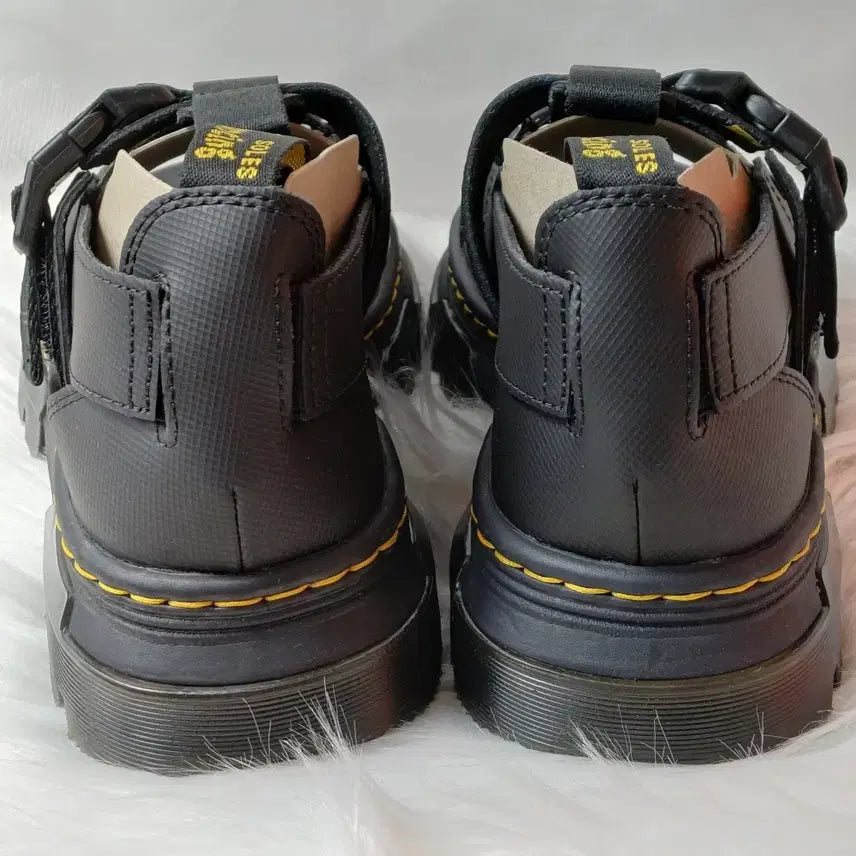 [BUNJANG] Dr. Martens Pearson Sandals / 닥터마틴 여성 여름 샌들 피어슨 블랙