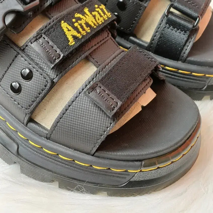 [BUNJANG] Dr. Martens Pearson Sandals / 닥터마틴 여성 여름 샌들 피어슨 블랙