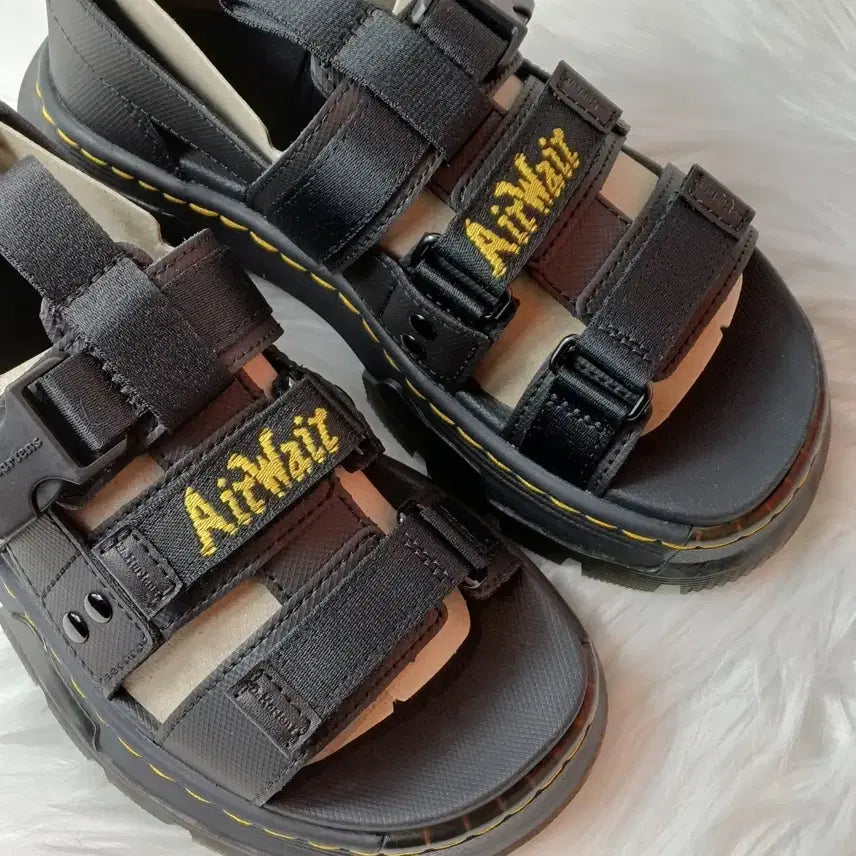 [BUNJANG] Dr. Martens Pearson Sandals / 닥터마틴 여성 여름 샌들 피어슨 블랙