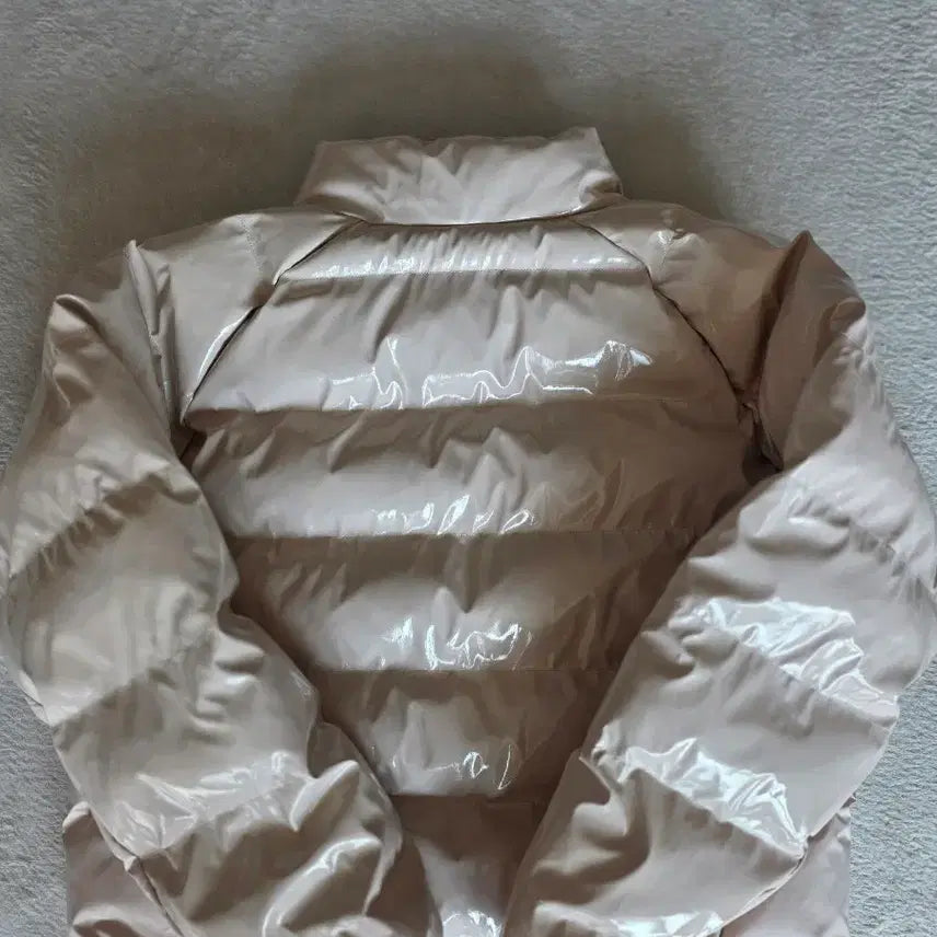[BUNJANG] Nike Enamel Padded Jacket Ivory / 나이키 에나멜 광택 패딩 아이보리