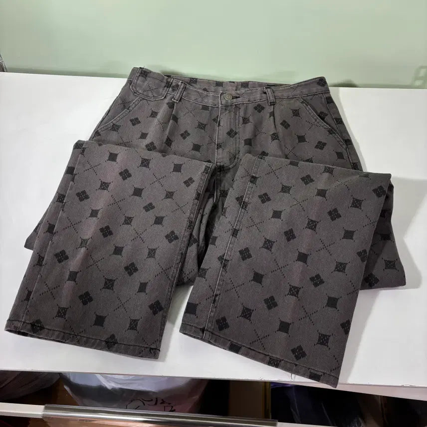 [BUNJANG] Unknown Semi-Wide Argyle Denim Pants / S 어널로이드 세미와이드 아가일 흑청 데님팬츠