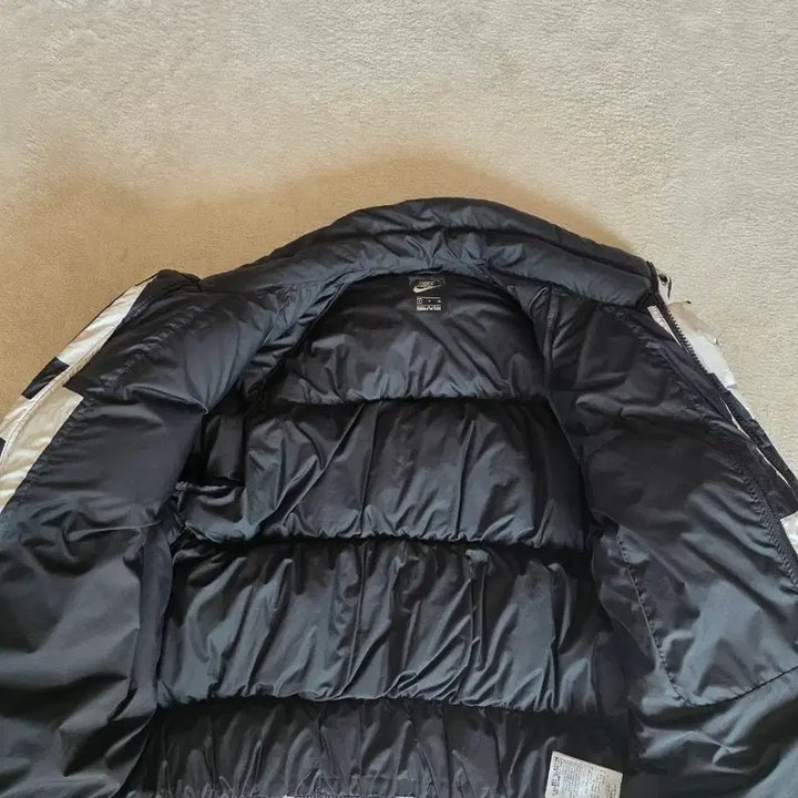 [BUNJANG] Nike Black White Pattern Padded Jacket / 나이키 블랙 화이트 패턴 패딩