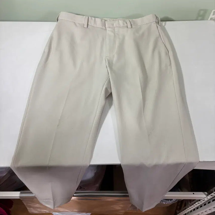 [BUNJANG] THEY Ivory Slim Fit Slacks / 33 THEY 아이보리 슬림핏 슬랙스