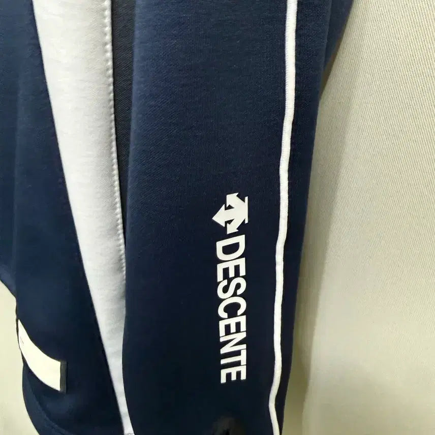 [BUNJANG] Descente Navy Fleece Sports Top 95 / 데상트 네이비 기모 스포츠 상의 반집업 95