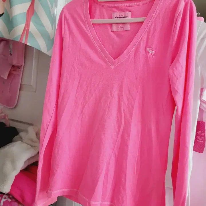 [BUNJANG] Abercrombie Pink V-Neck Long Sleeve Shirt / 아베크롬비 핑크색 브이넥 긴팔 티셔츠