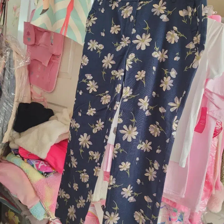 [BUNJANG] Floral Pattern Women's Pants / 수입네이비 플라워 패턴 여성 바지