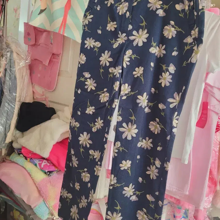 [BUNJANG] Floral Pattern Women's Pants / 수입네이비 플라워 패턴 여성 바지