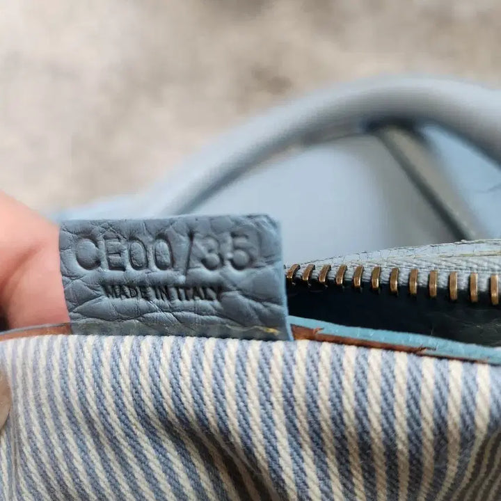 [BUNJANG] Celine CE00/35 Leather Tote Bag / 셀린느 CE00/35 연하늘 레더 토트백 -정품