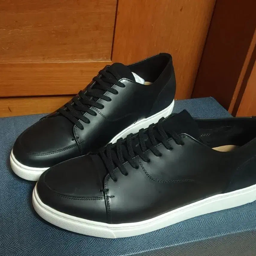 [BUNJANG] Leather Sneakers (Size 280) / 헤리티지 가죽 국산 280 스니커즈 새상품 운동화