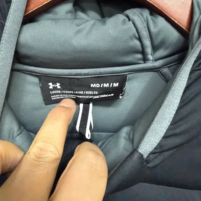 [BUNJANG] Under Armour Black Padded Jacket / 언더아머 블랙 패딩 점퍼