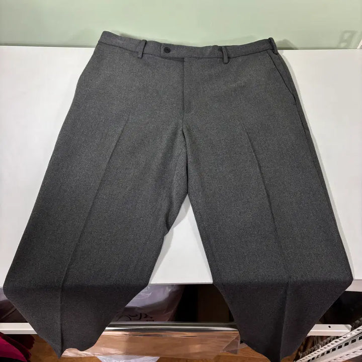 [BUNJANG] Uniqlo Gray Tapered Fit Slacks / 36-37 유니클로 히트텍 그레이 테이퍼드핏 슬랙스