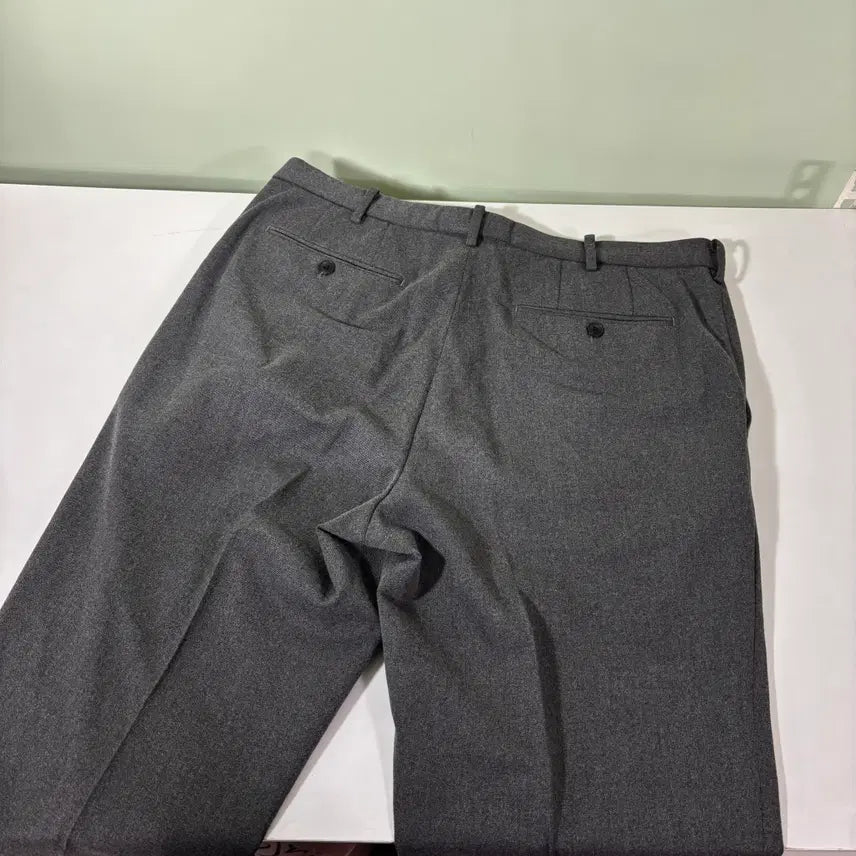 [BUNJANG] Uniqlo Gray Tapered Fit Slacks / 36-37 유니클로 히트텍 그레이 테이퍼드핏 슬랙스
