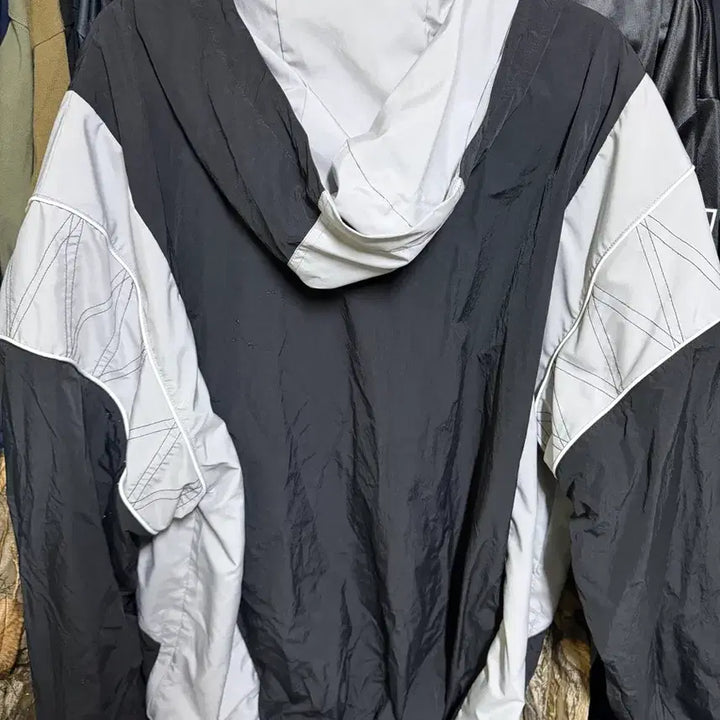 [BUNJANG] New Era Oakland Raiders Windbreaker Jacket / 뉴에라 오클랜드 레이더스 윈드 브레이커 아노락 재킷