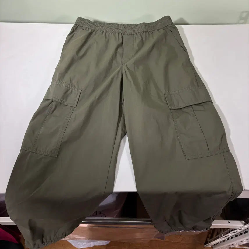 [BUNJANG] Uniqlo Khaki Nylon Cargo Pants / S 유니클로 카키 나일론 카고팬츠