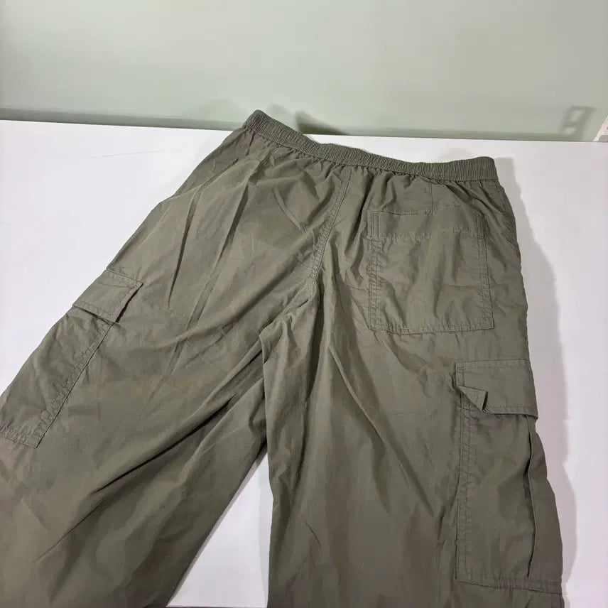 [BUNJANG] Uniqlo Khaki Nylon Cargo Pants / S 유니클로 카키 나일론 카고팬츠