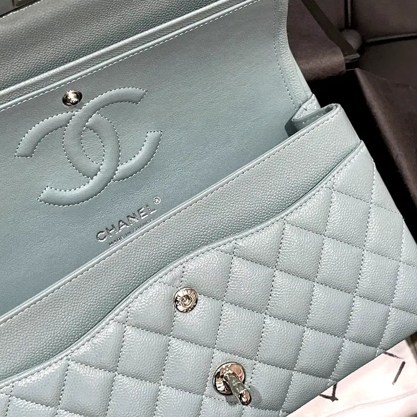 [BUNJANG] Chanel Classic Flap Medium Sky Blue Silver Hardware Bag / 샤넬 클래식 플랩백 미디움 캐비어 스킨 스카이블루 하늘색 은장