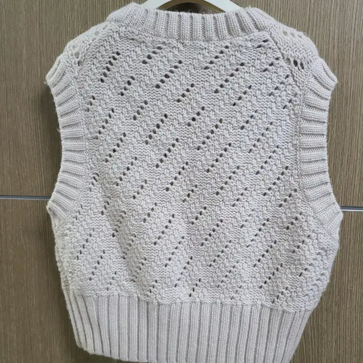 [BUNJANG] COS Beige Knit Vest / COS 코스 니트 조끼 베이지