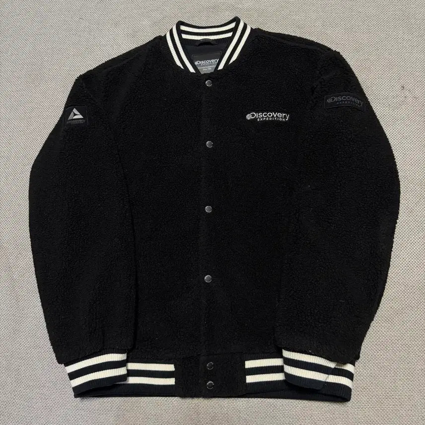 [BUNJANG] Discovery Expedition Fleece Varsity Jacket / 디스커버리 익스페디션 뽀글이 바시티 자켓