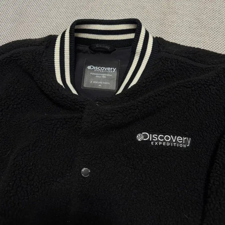 [BUNJANG] Discovery Expedition Fleece Varsity Jacket / 디스커버리 익스페디션 뽀글이 바시티 자켓