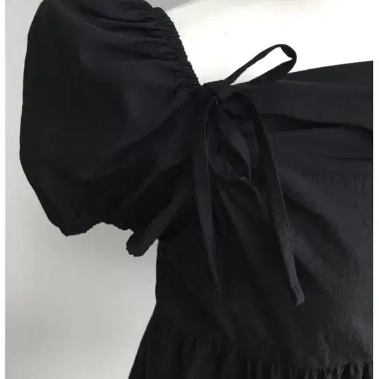[BUNJANG] Noviaka Choker Puff Blouse / 노비야카 초커 퍼프 블라우스