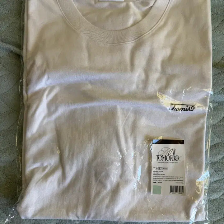 [BUNJANG] fromis_9 Concert T-shirt / 프로미스나인 콘서트 반팔티 판매
