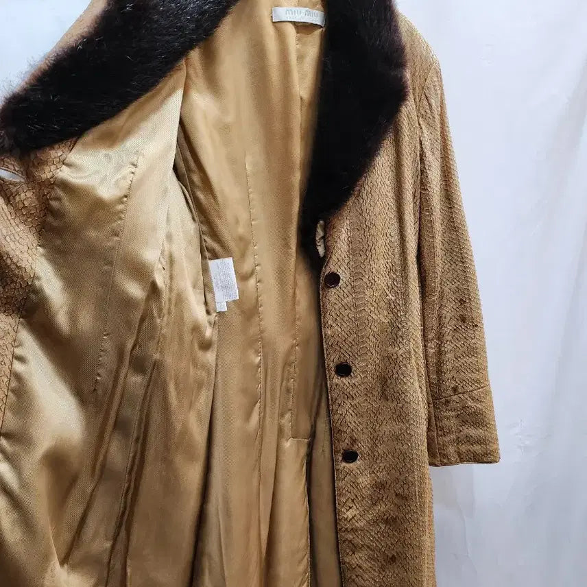 [BUNJANG] Miu Miu Snake Skin Mink Trim Coat / (정품)미우미우 뱀피 무늬 밍크 트리밍 여성 코트
