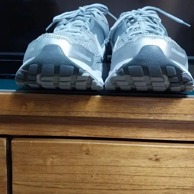 [BUNJANG] Nike Zoom Vomero 5 Sneakers / 나이키 정품 줌 보메로5. 운동화.290