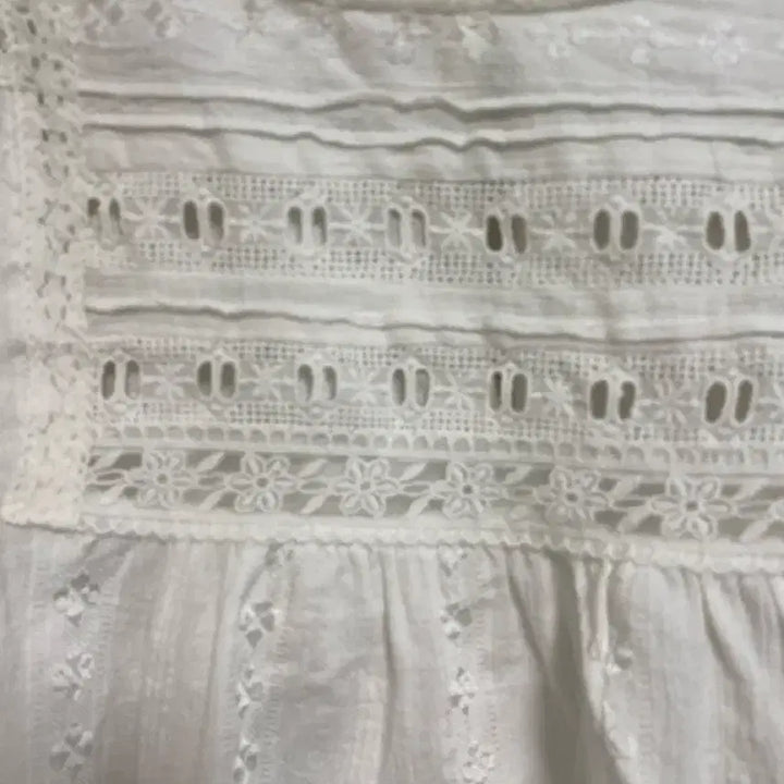 [BUNJANG] Ivory Lace Blouse / 레이스 블라우스