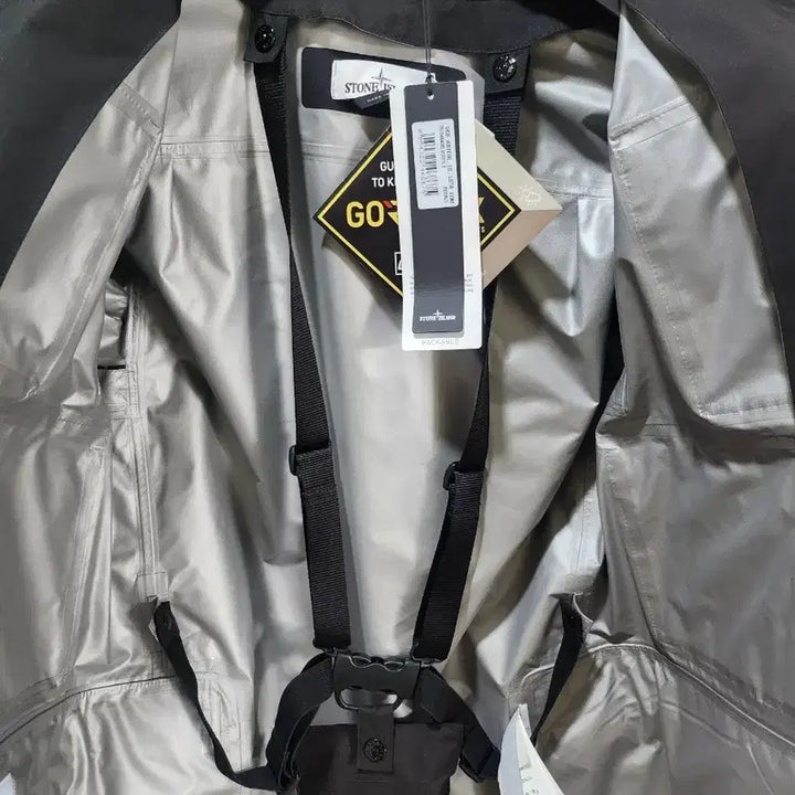 [BUNJANG] Stone Island Gore-Tex Packable Jacket S / (새상품) 스톤아일랜드 고어텍스 패커블 자켓