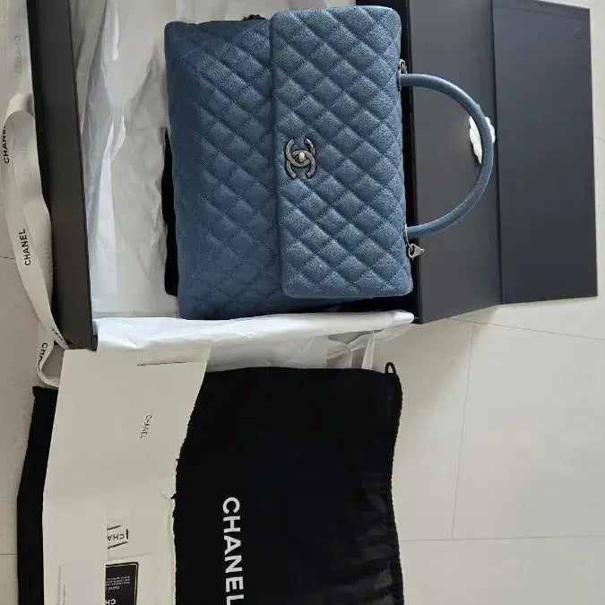 [BUNJANG] Chanel Coco Handle Large Flap Bag / 샤넬 코코 핸들 라지 플랩백